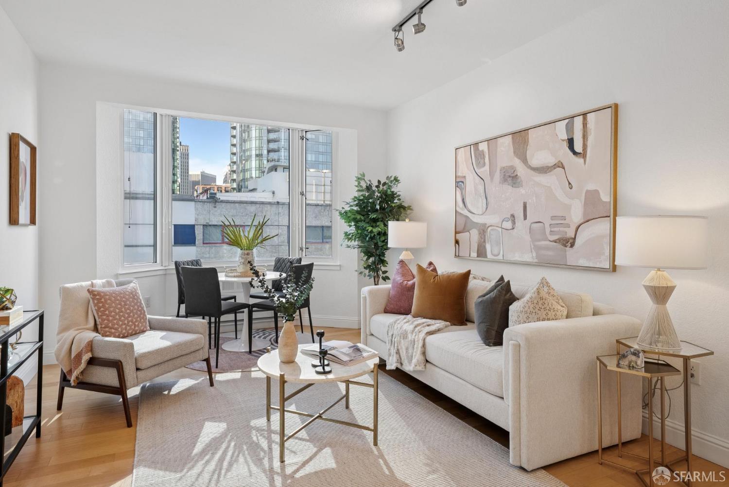 Photo #5: 426101251 Listing: Photo #5