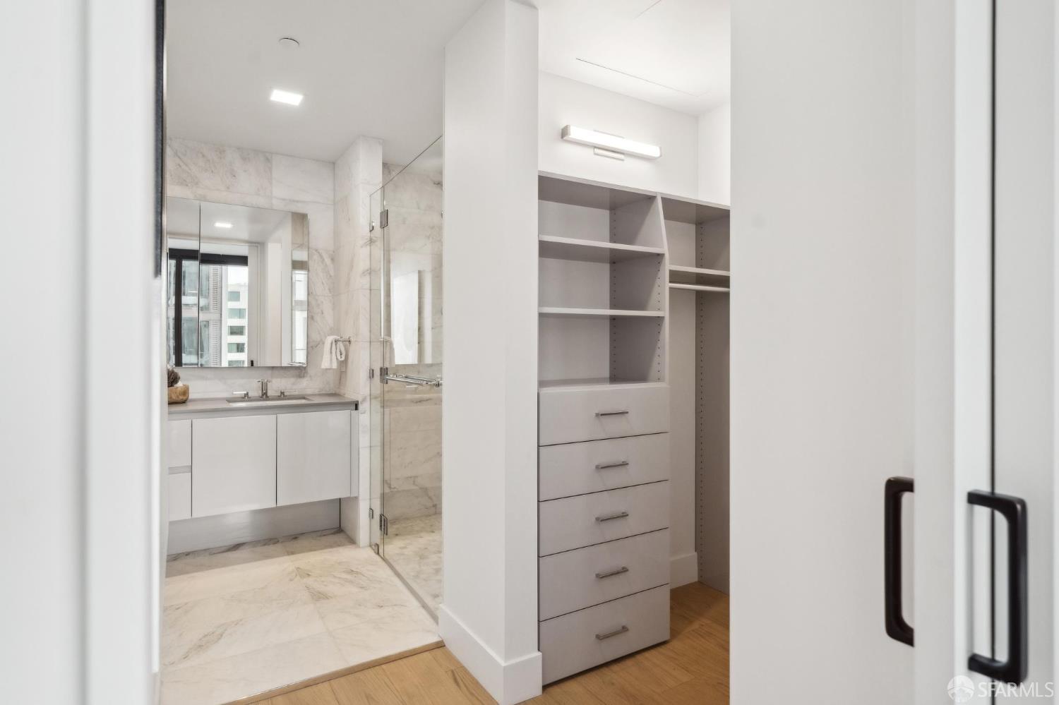 Photo #8: 425010610 Listing: Photo #8