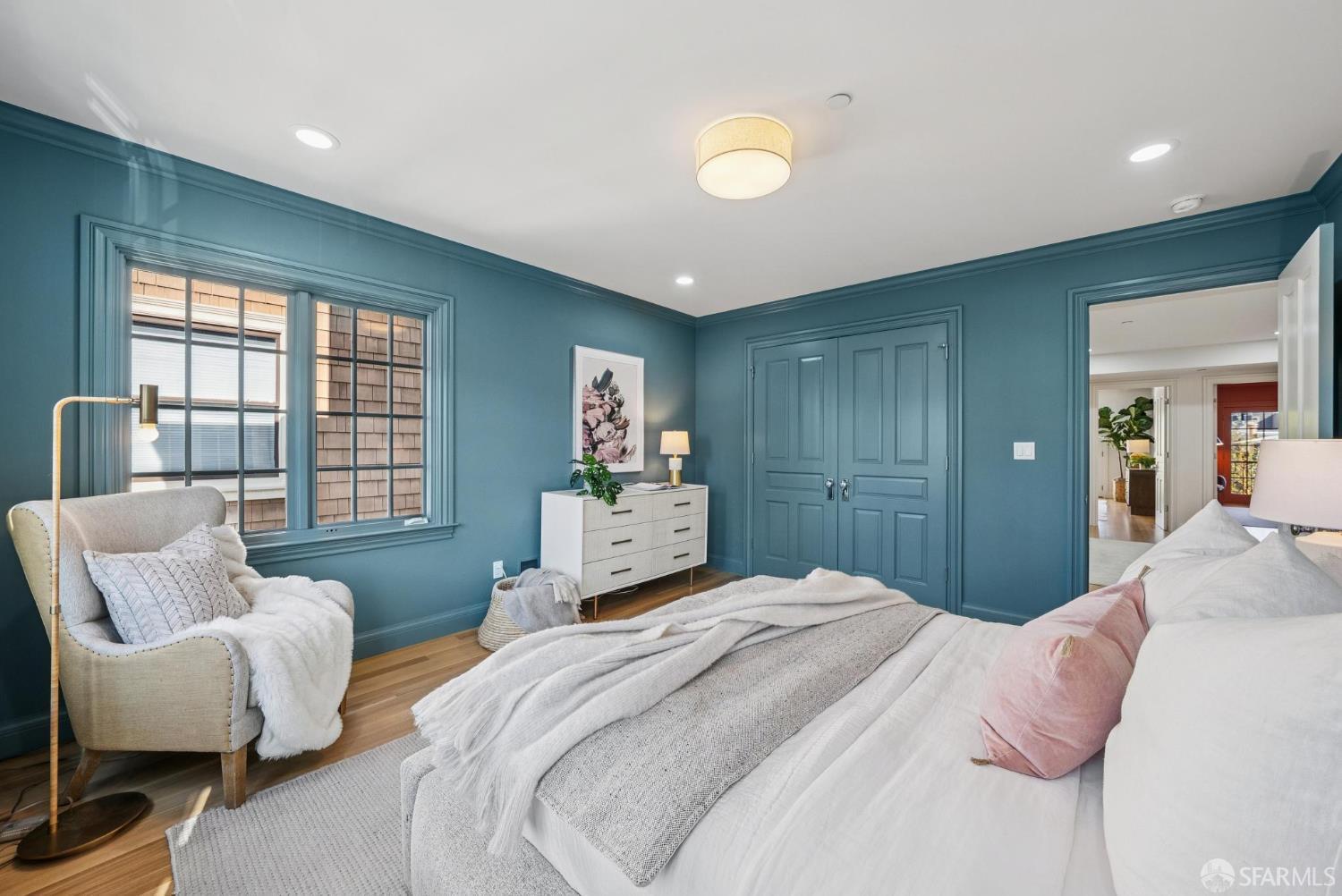 Detail Gallery Image 34 of 72 For 330 Locust St, San Francisco,  CA 94118 - 5 Beds | 5/1 Baths