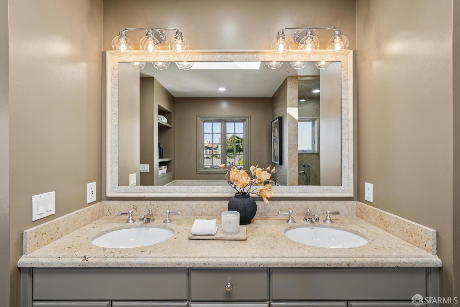 Detail Gallery Image 44 of 72 For 330 Locust St, San Francisco,  CA 94118 - 5 Beds | 5/1 Baths