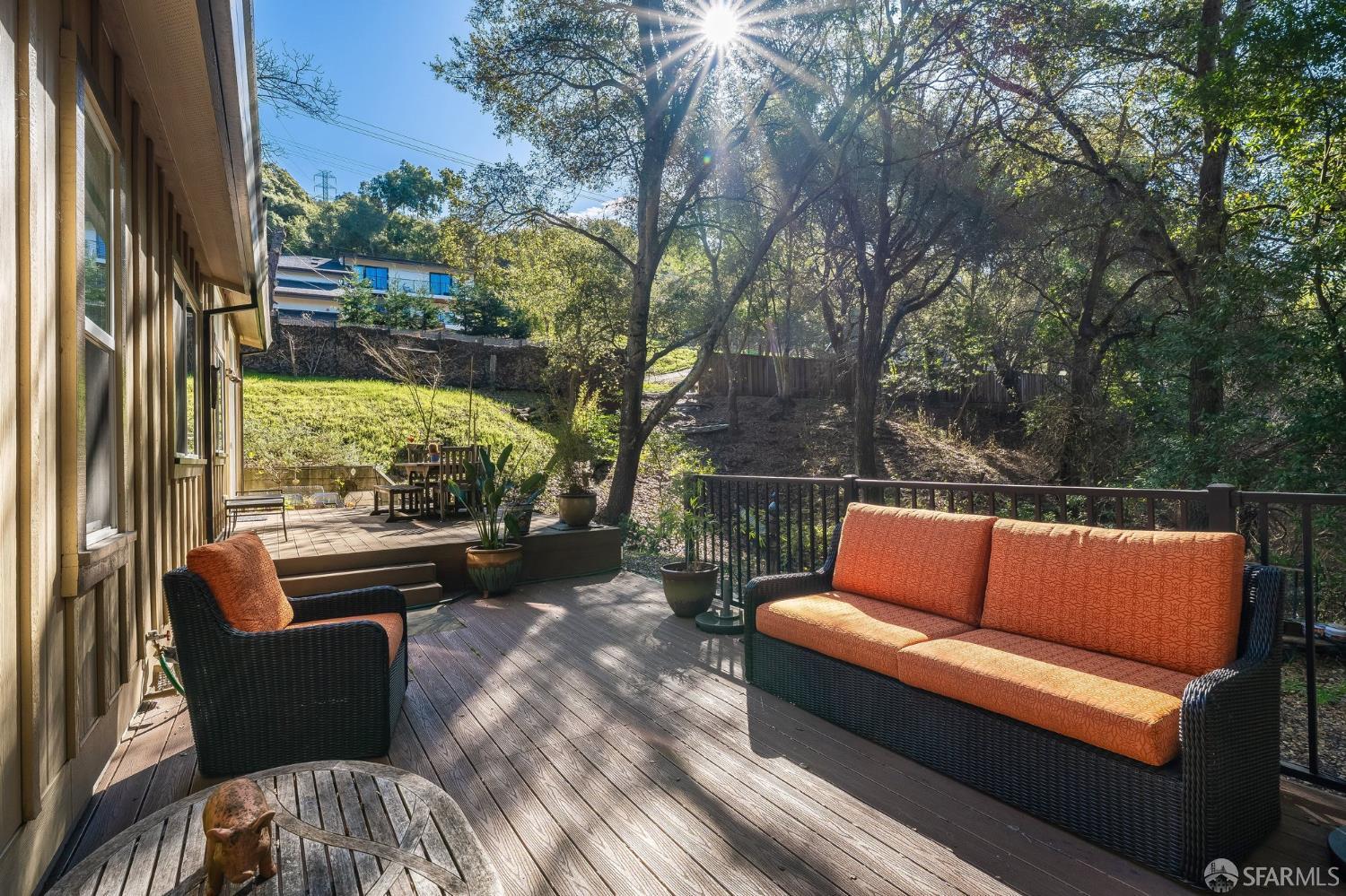 Detail Gallery Image 27 of 38 For 173 Glorietta Blvd, Orinda,  CA 94563 - 3 Beds | 2 Baths