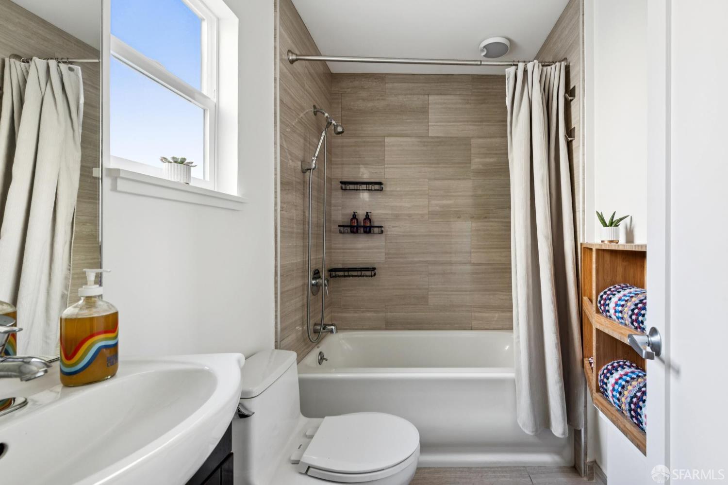 Detail Gallery Image 13 of 18 For 178 Clinton Park a,  San Francisco,  CA 94103 - 0 Beds | 1 Baths