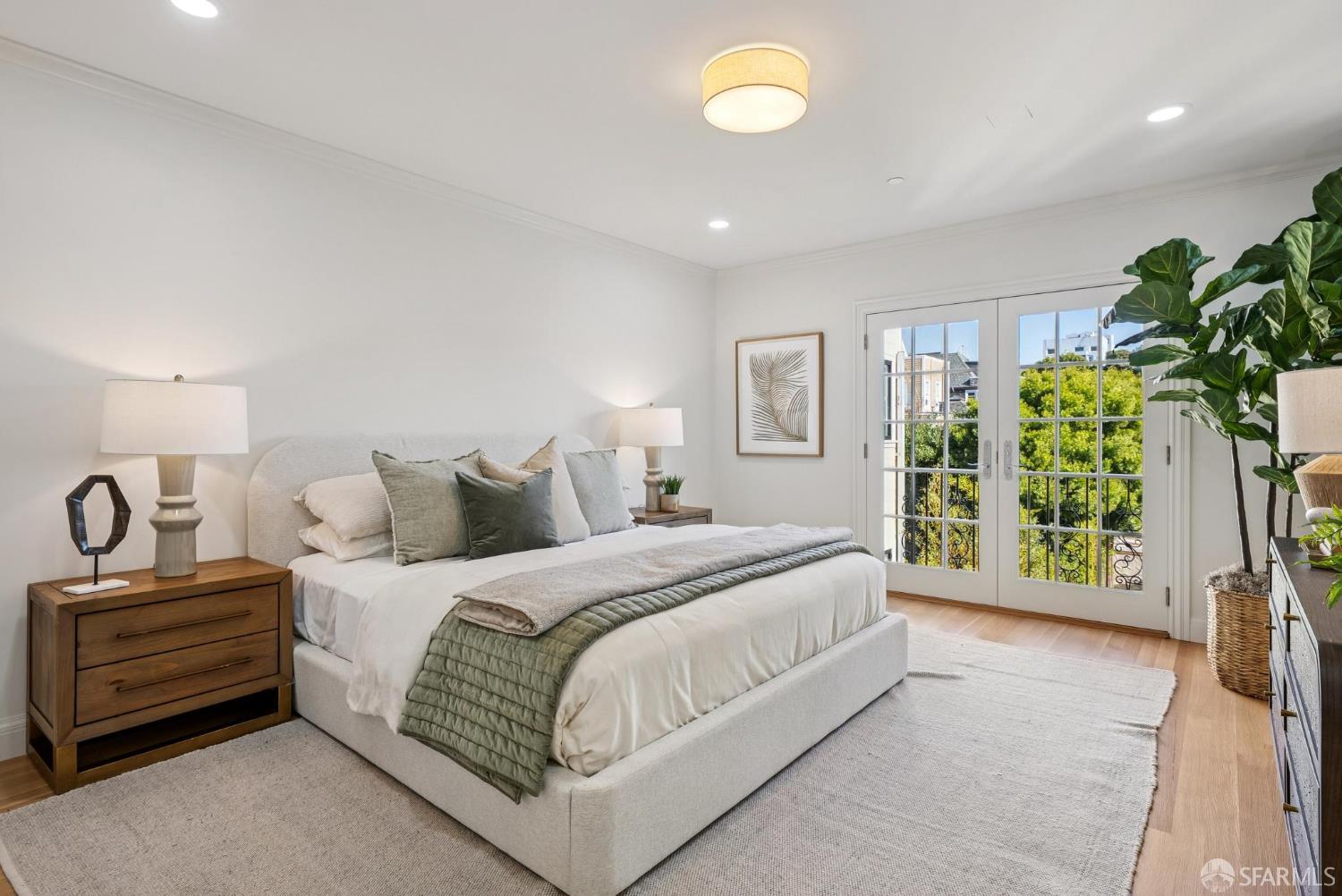 Detail Gallery Image 26 of 72 For 330 Locust St, San Francisco,  CA 94118 - 5 Beds | 5/1 Baths