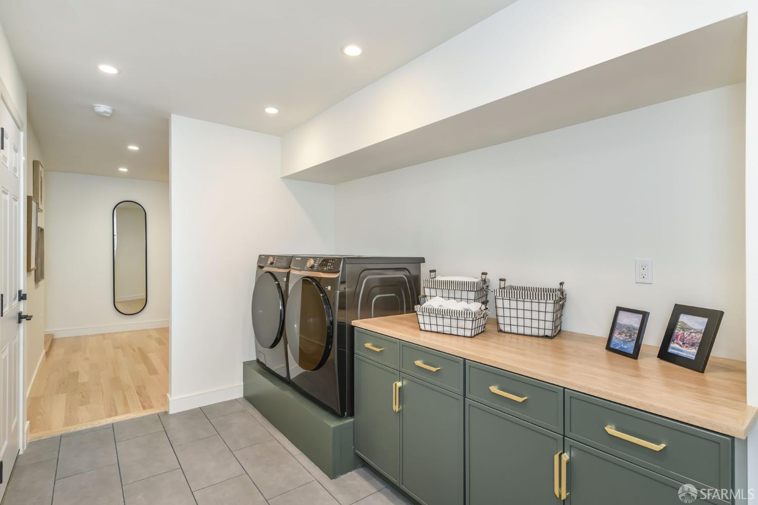 Detail Gallery Image 31 of 37 For 155 Flood Ave, San Francisco,  CA 94131 - 3 Beds | 2/1 Baths