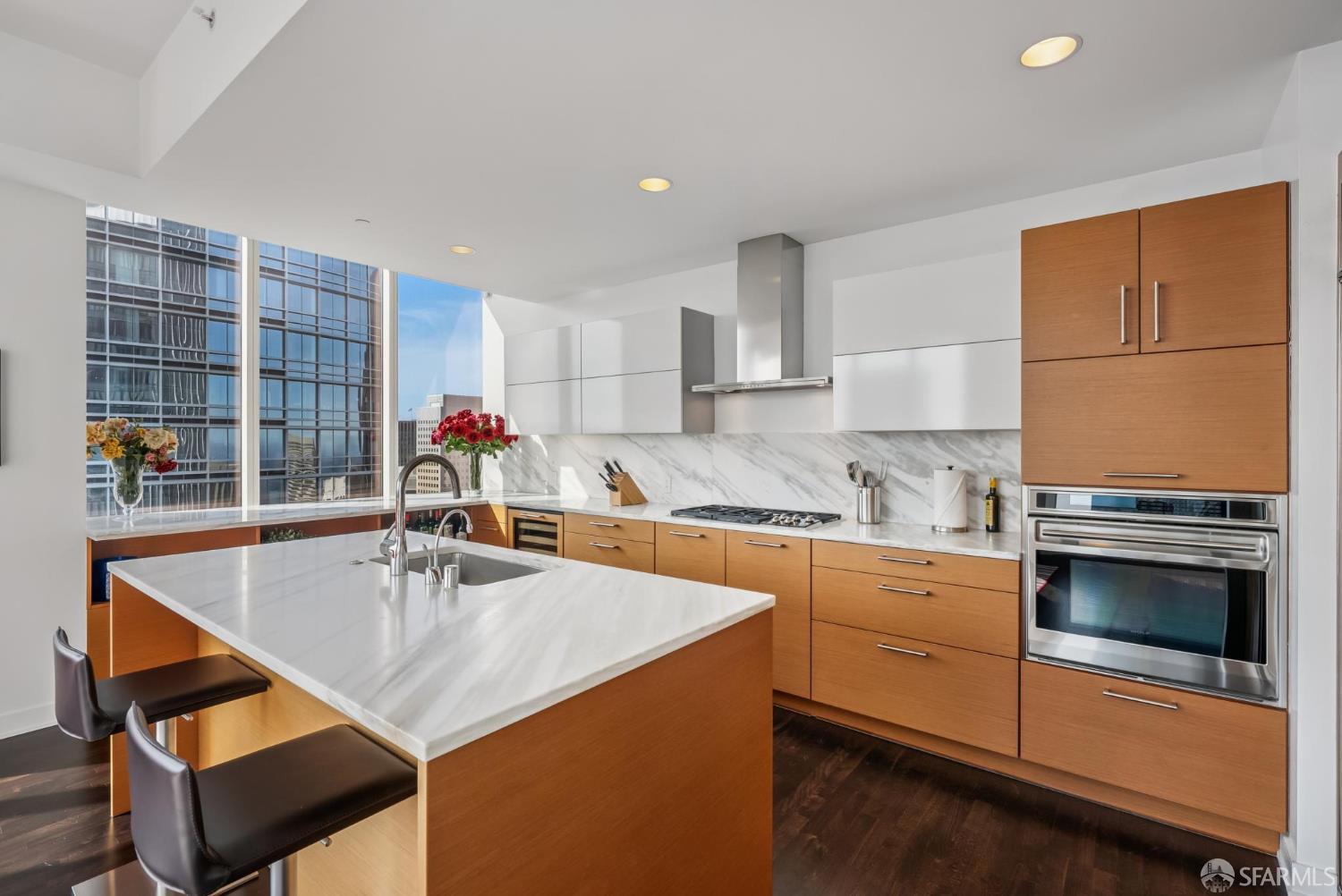 Detail Gallery Image 9 of 49 For 301 Mission St 52d,  San Francisco,  CA 94105 - 2 Beds | 3 Baths