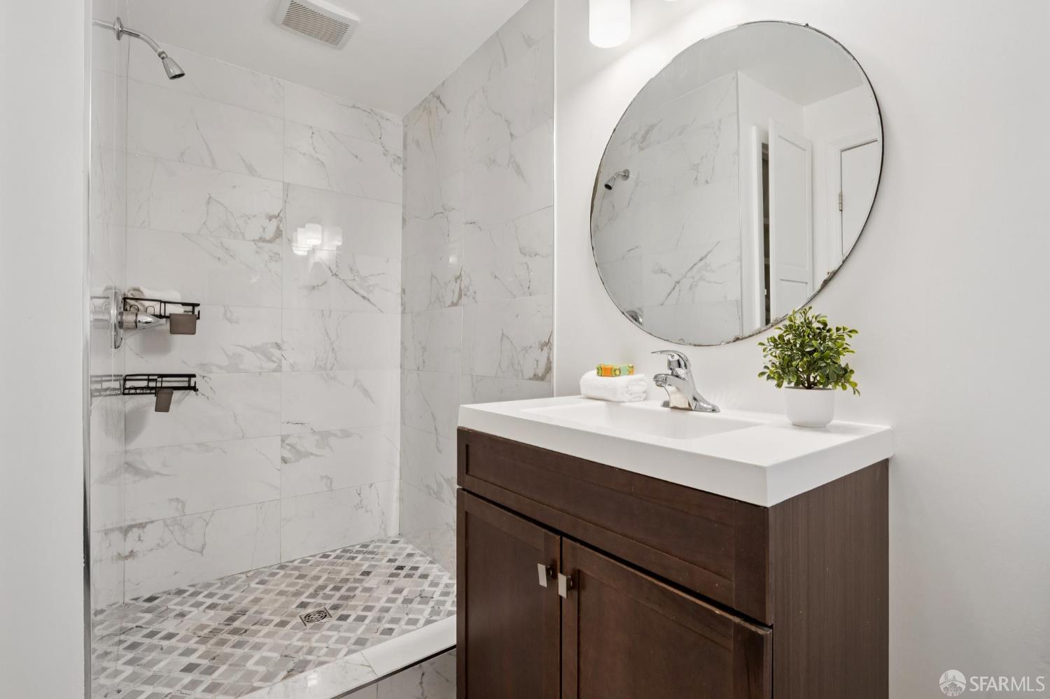 Detail Gallery Image 13 of 42 For 160 Julian Ave #3,  San Francisco,  CA 94103 - 2 Beds | 1 Baths