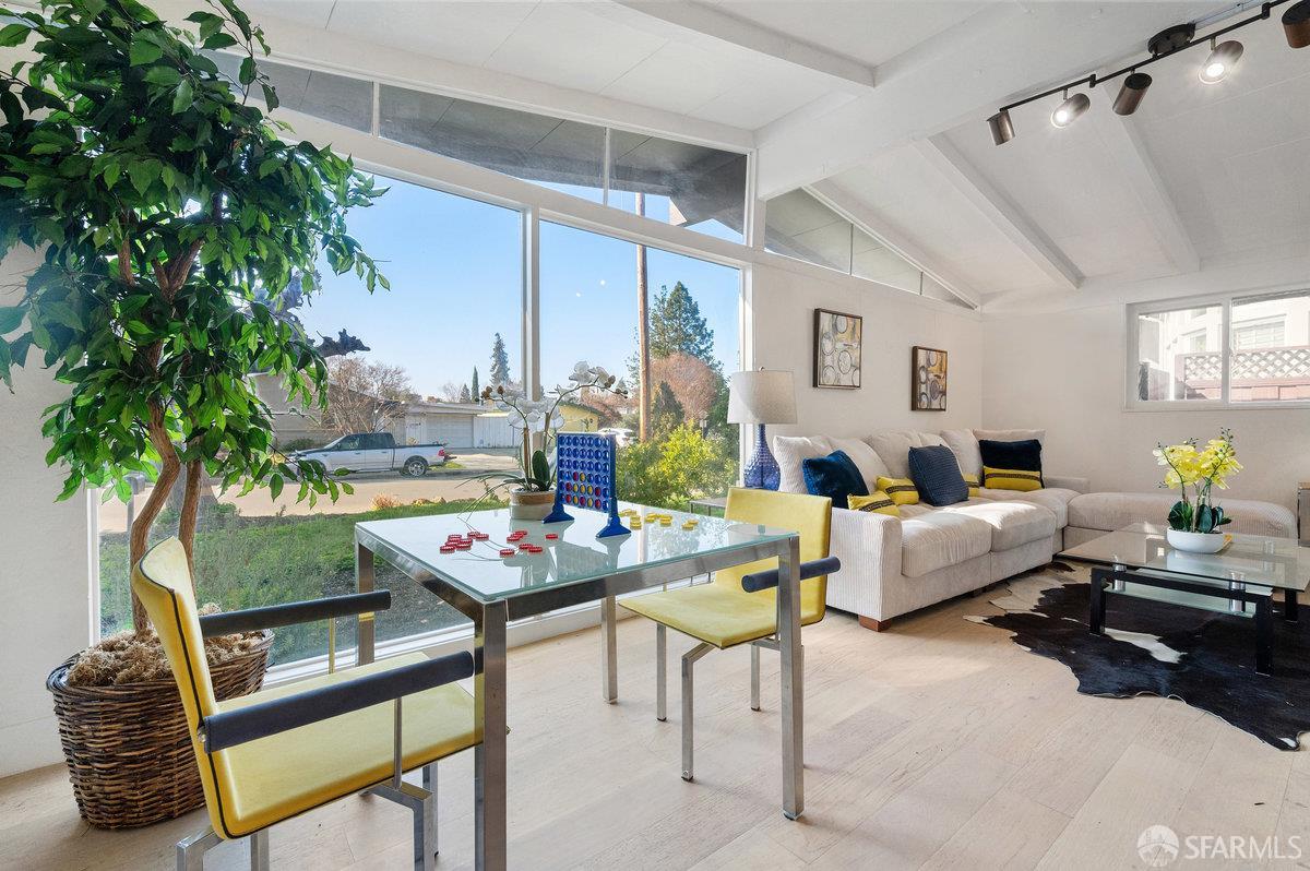 Detail Gallery Image 5 of 31 For 10860 Wunderlich Dr, Cupertino,  CA 95014 - 3 Beds | 1 Baths