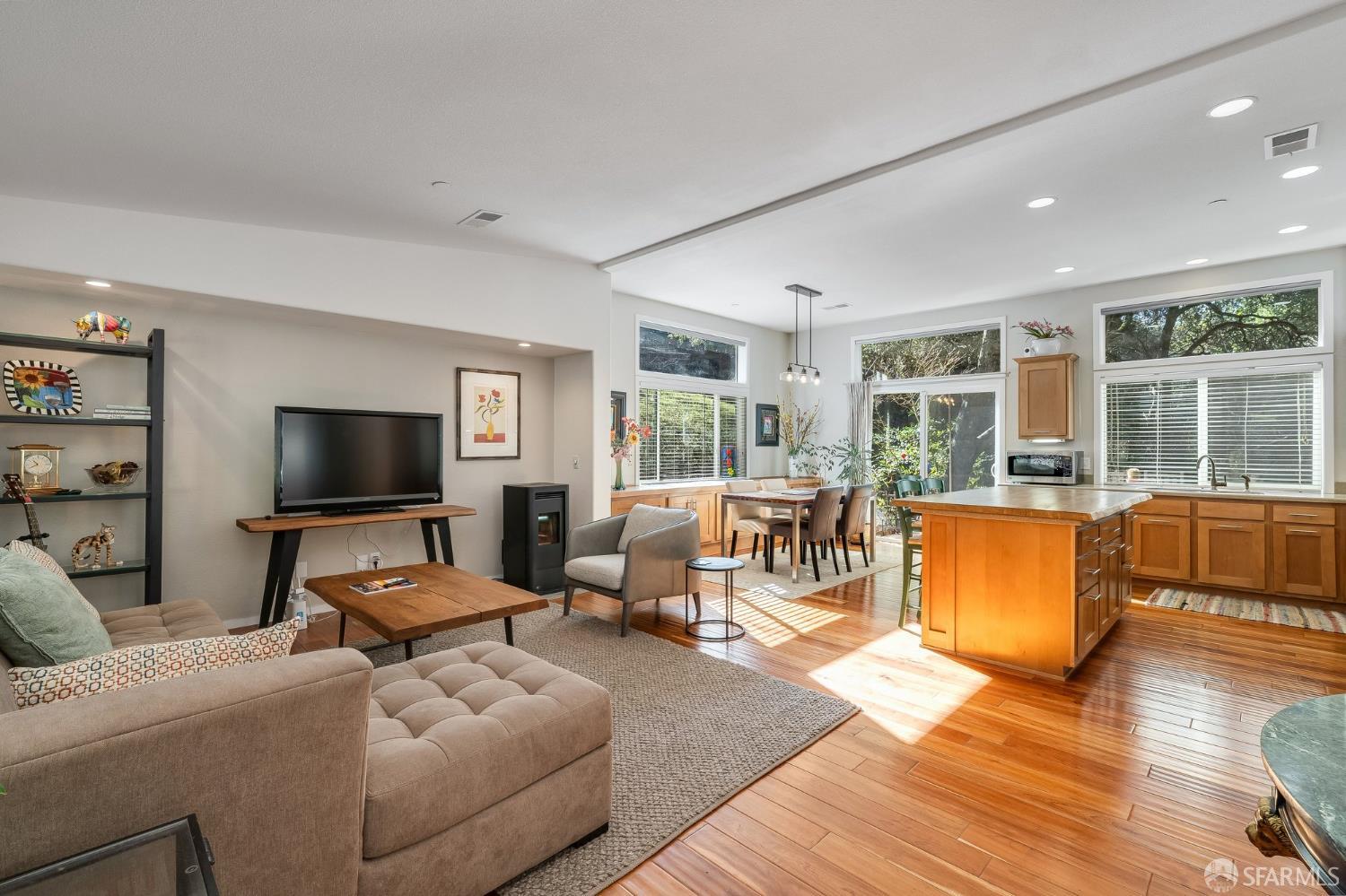 Detail Gallery Image 8 of 38 For 173 Glorietta Blvd, Orinda,  CA 94563 - 3 Beds | 2 Baths