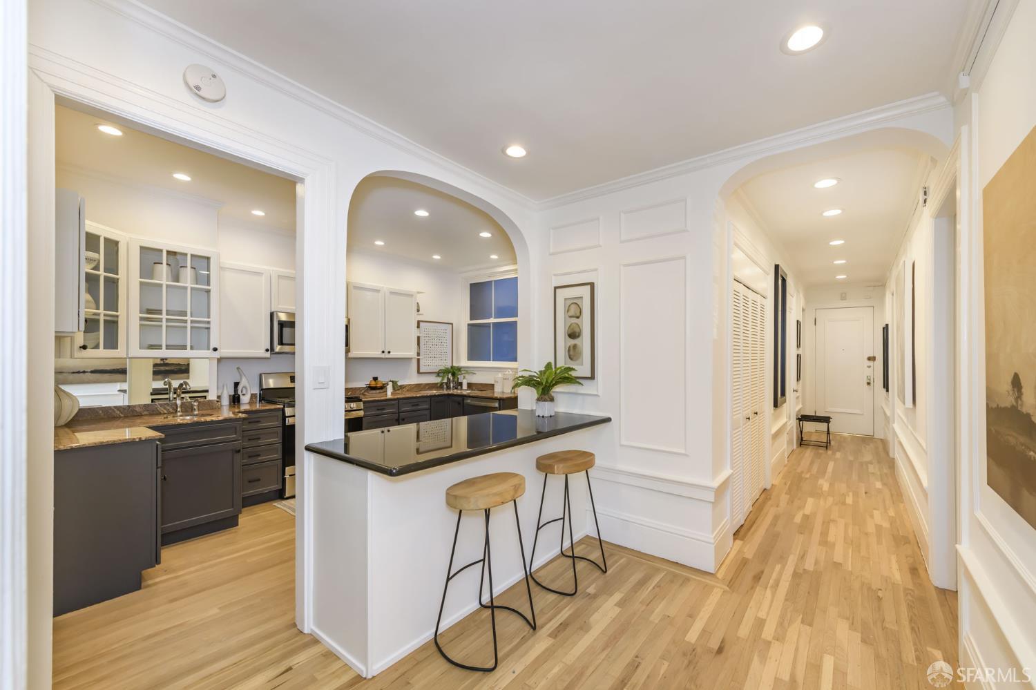 Detail Gallery Image 8 of 34 For 1701 Broadway #1,  San Francisco,  CA 94109 - 2 Beds | 2 Baths