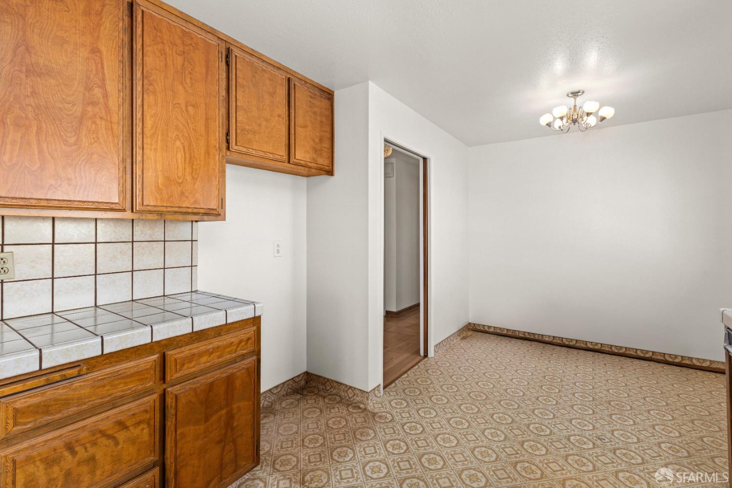 Detail Gallery Image 15 of 37 For 1301 48th Ave, San Francisco,  CA 94122 - 3 Beds | 3/1 Baths