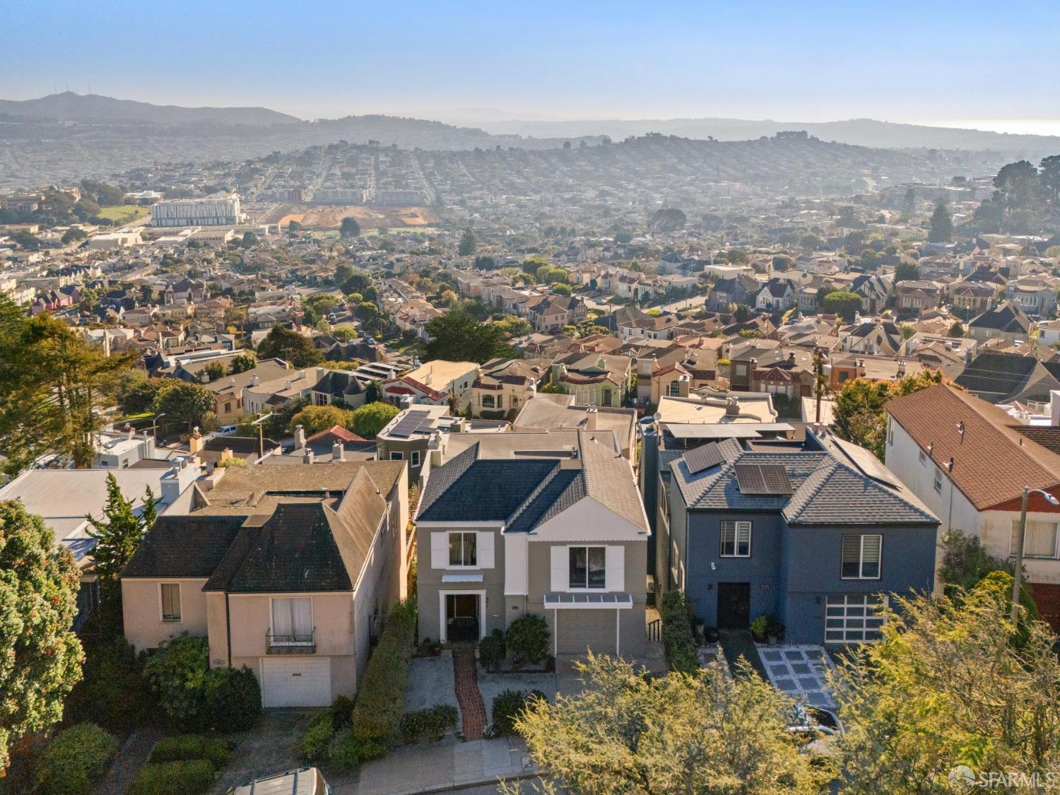 Detail Gallery Image 4 of 90 For 591 Los Palmos Dr, San Francisco,  CA 94127 - 4 Beds | 2 Baths