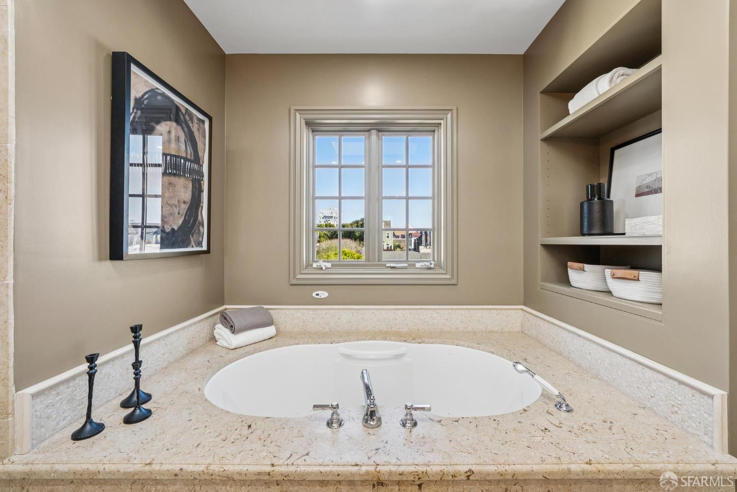 Detail Gallery Image 46 of 72 For 330 Locust St, San Francisco,  CA 94118 - 5 Beds | 5/1 Baths