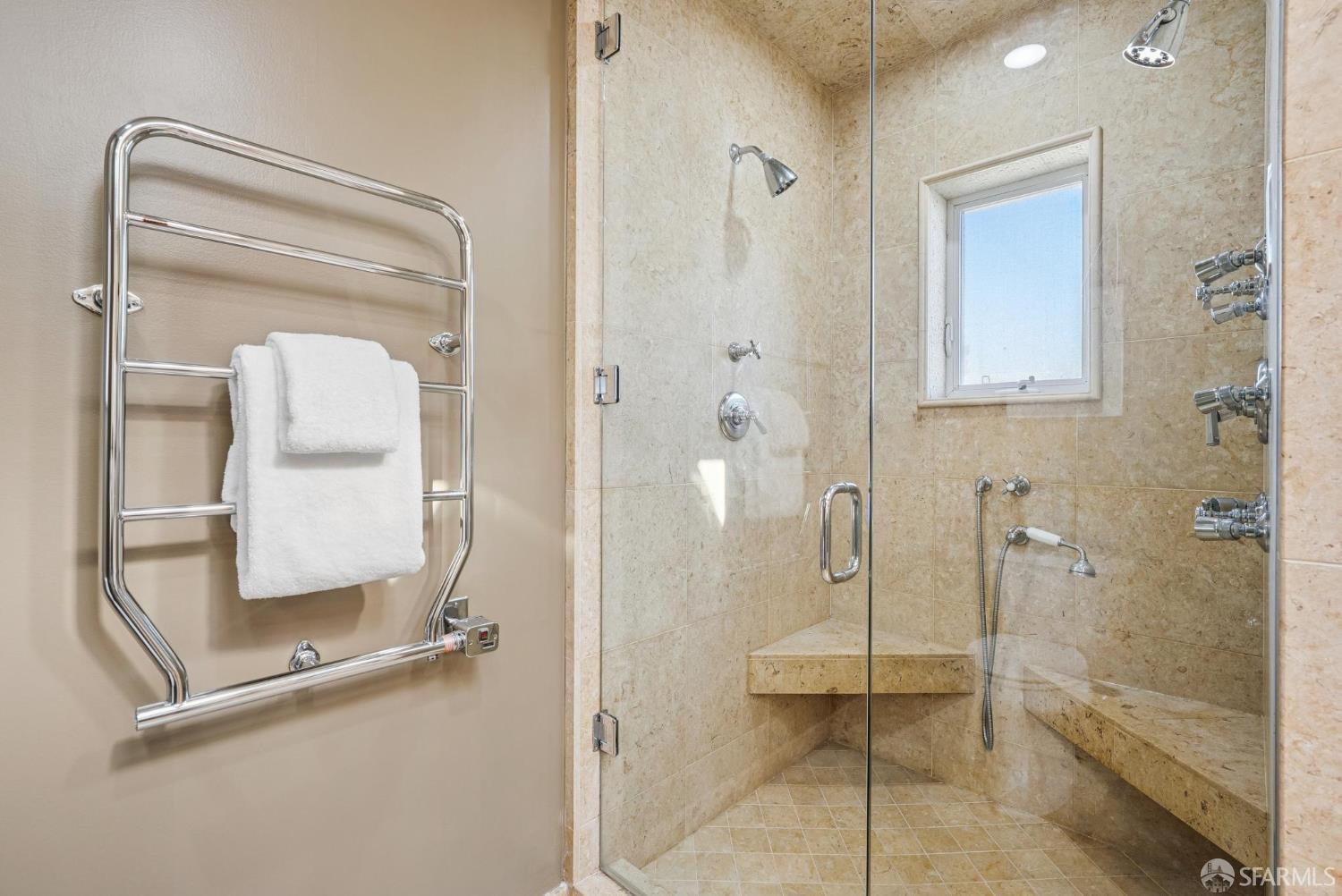 Detail Gallery Image 47 of 72 For 330 Locust St, San Francisco,  CA 94118 - 5 Beds | 5/1 Baths