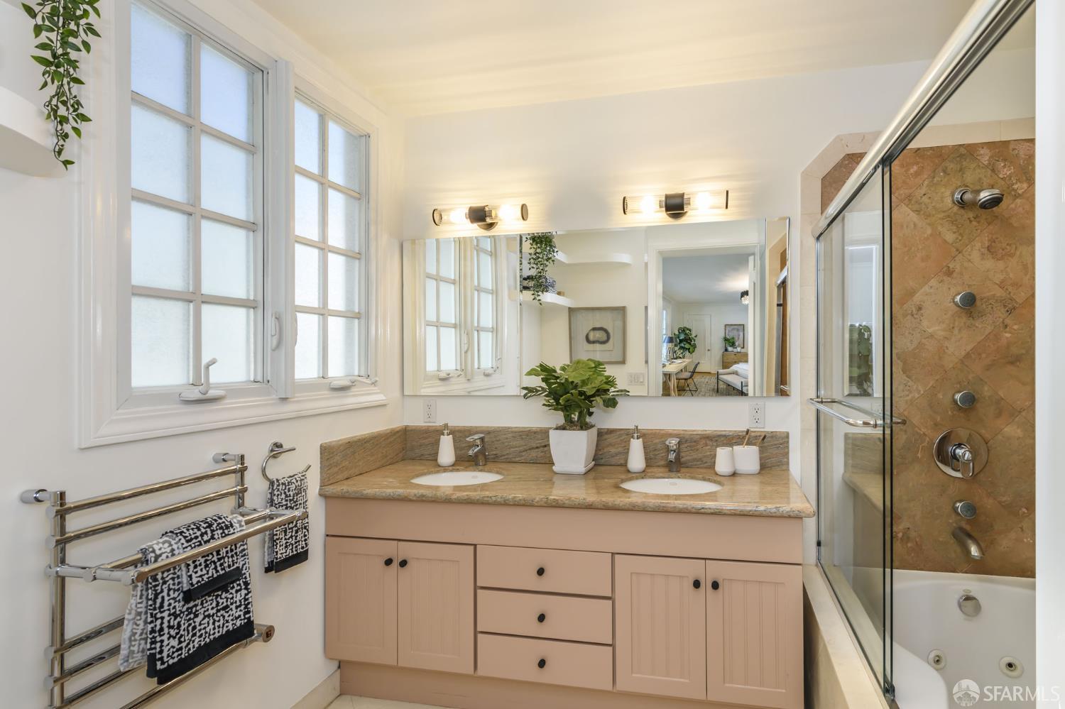 Detail Gallery Image 11 of 34 For 1701 Broadway #1,  San Francisco,  CA 94109 - 2 Beds | 2 Baths