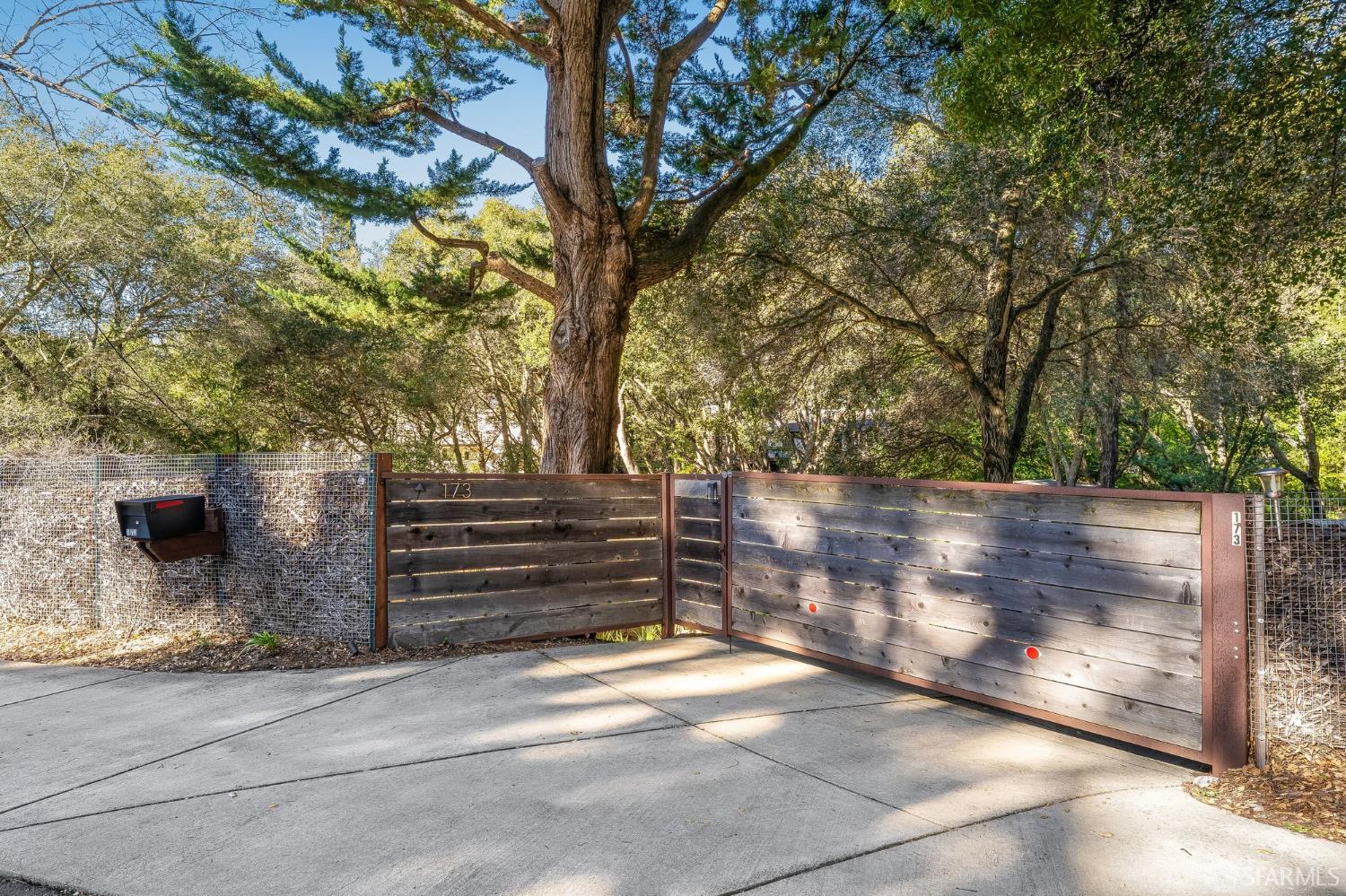 Detail Gallery Image 37 of 38 For 173 Glorietta Blvd, Orinda,  CA 94563 - 3 Beds | 2 Baths