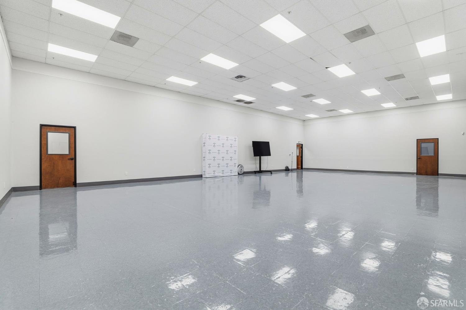 Detail Gallery Image 8 of 21 For 1811 S 7th St, San Jose,  CA 95112 - – Beds | – Baths