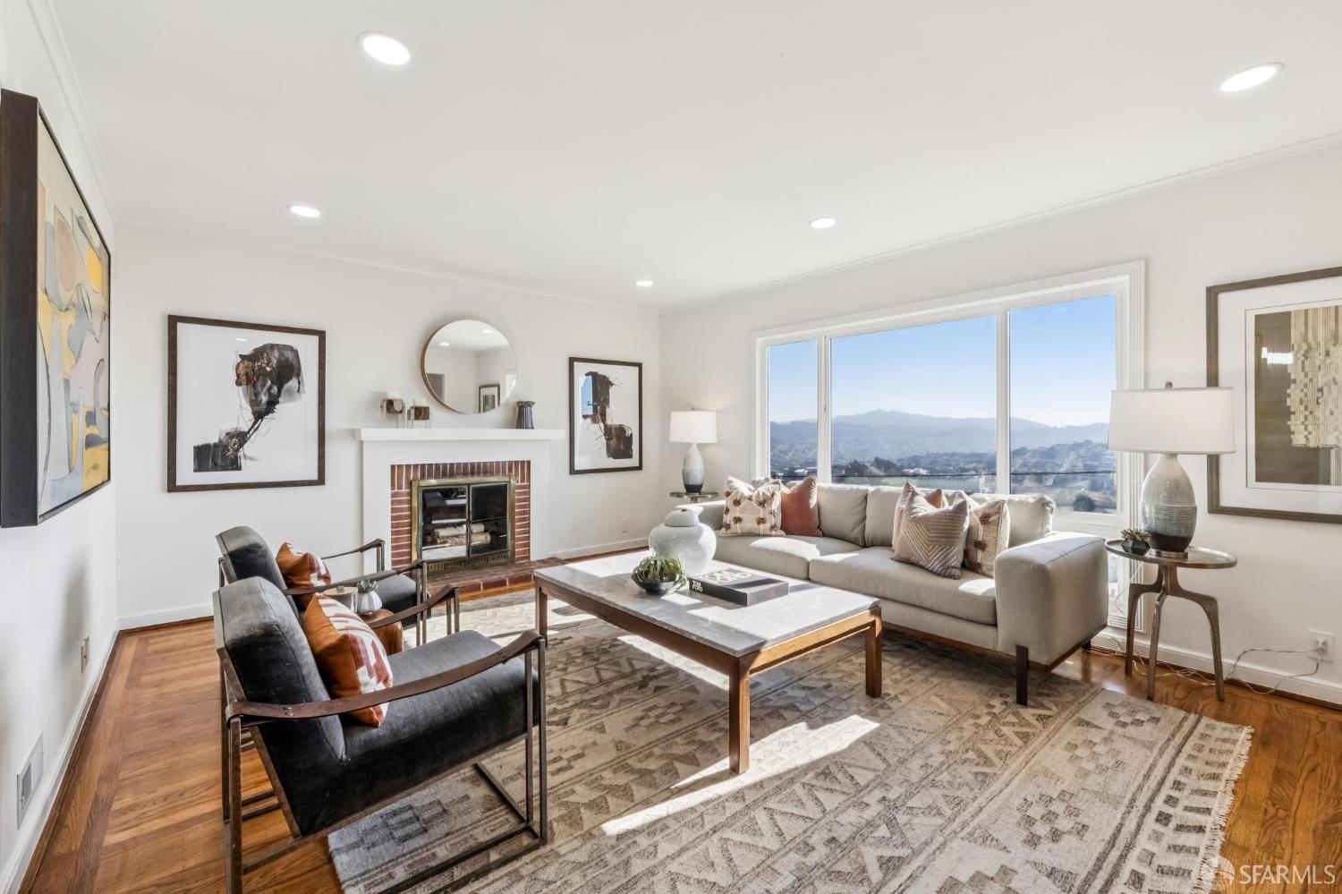 Detail Gallery Image 14 of 90 For 591 Los Palmos Dr, San Francisco,  CA 94127 - 4 Beds | 2 Baths