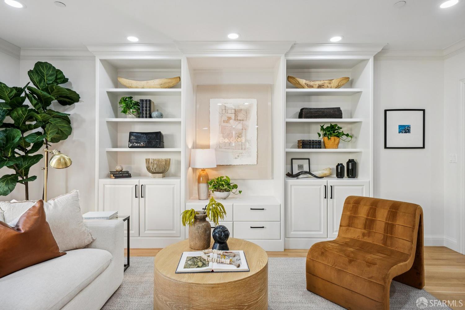 Detail Gallery Image 15 of 72 For 330 Locust St, San Francisco,  CA 94118 - 5 Beds | 5/1 Baths