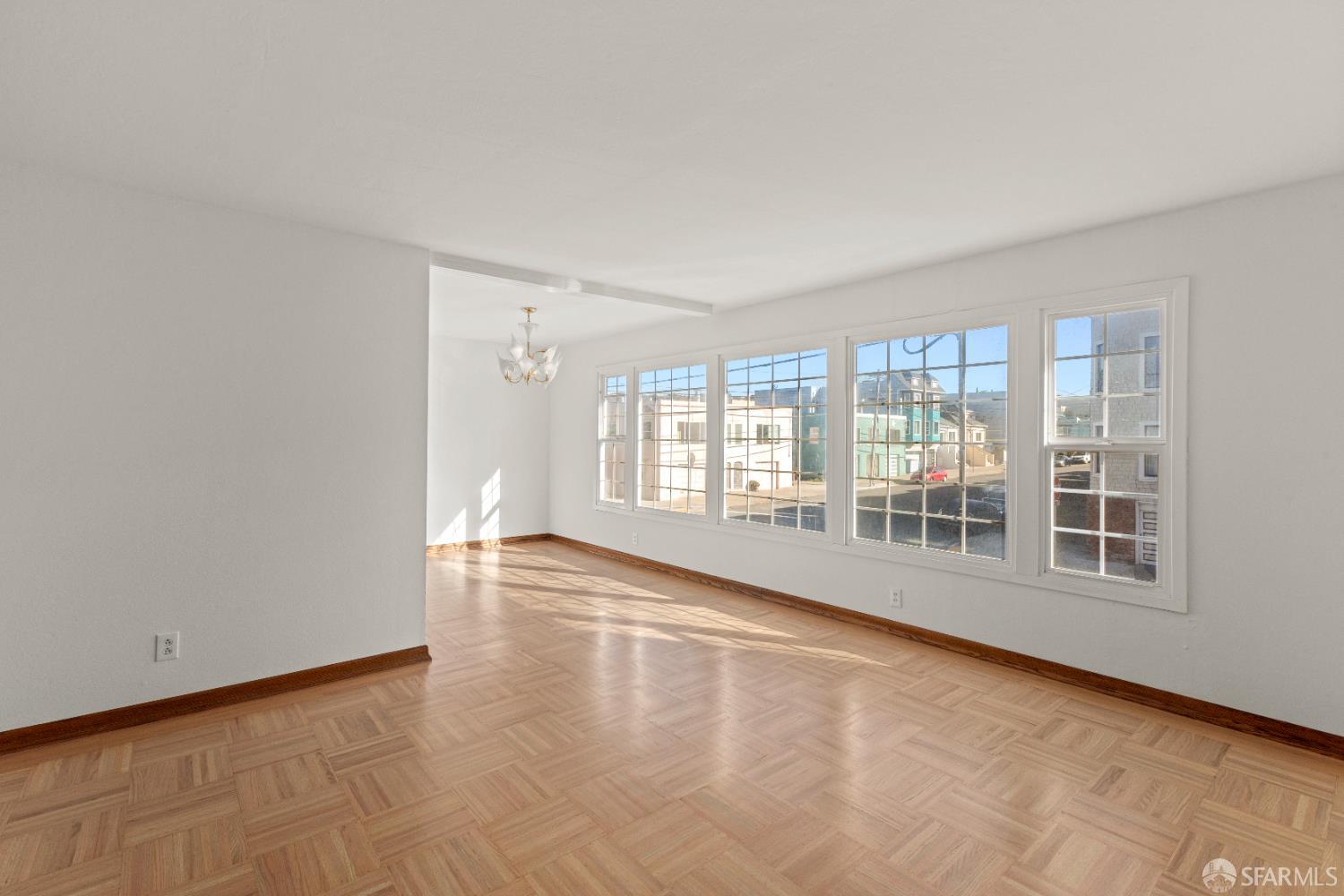 Detail Gallery Image 8 of 37 For 1301 48th Ave, San Francisco,  CA 94122 - 3 Beds | 3/1 Baths