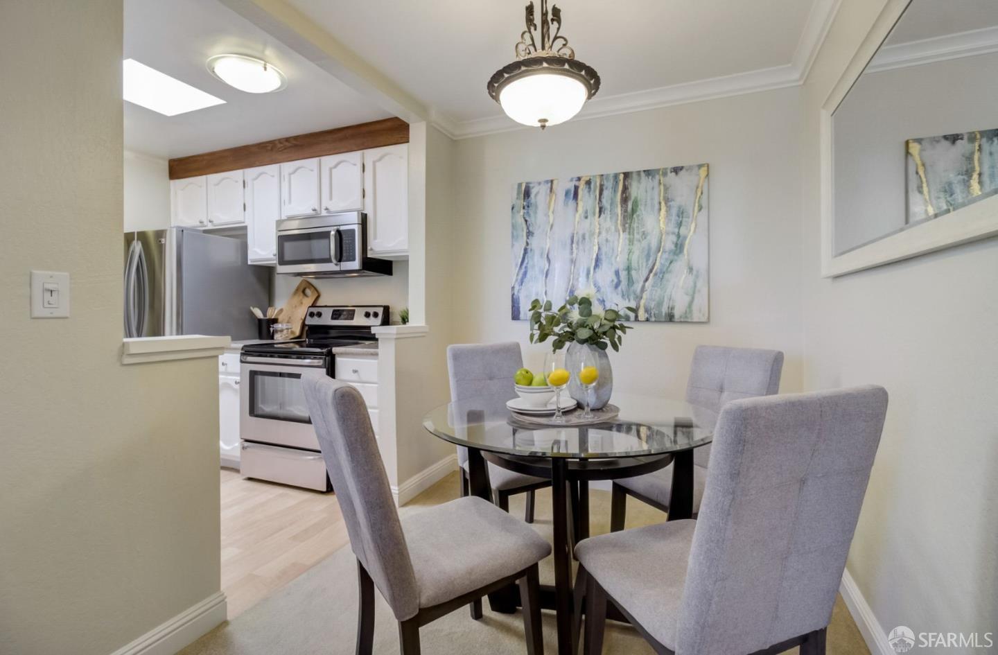 Detail Gallery Image 8 of 35 For 1210 Bellevue Ave #403,  Burlingame,  CA 94010 - 1 Beds | 1 Baths