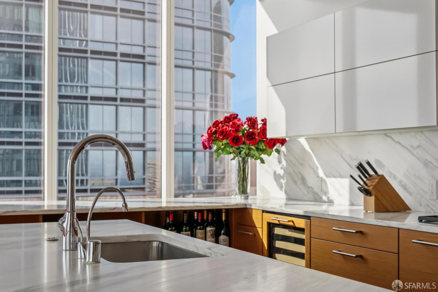 Detail Gallery Image 10 of 49 For 301 Mission St 52d,  San Francisco,  CA 94105 - 2 Beds | 3 Baths