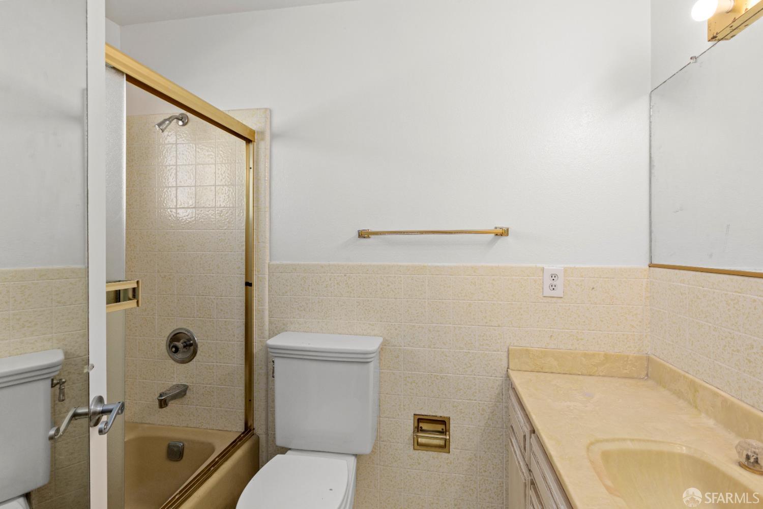 Detail Gallery Image 23 of 37 For 1301 48th Ave, San Francisco,  CA 94122 - 3 Beds | 3/1 Baths