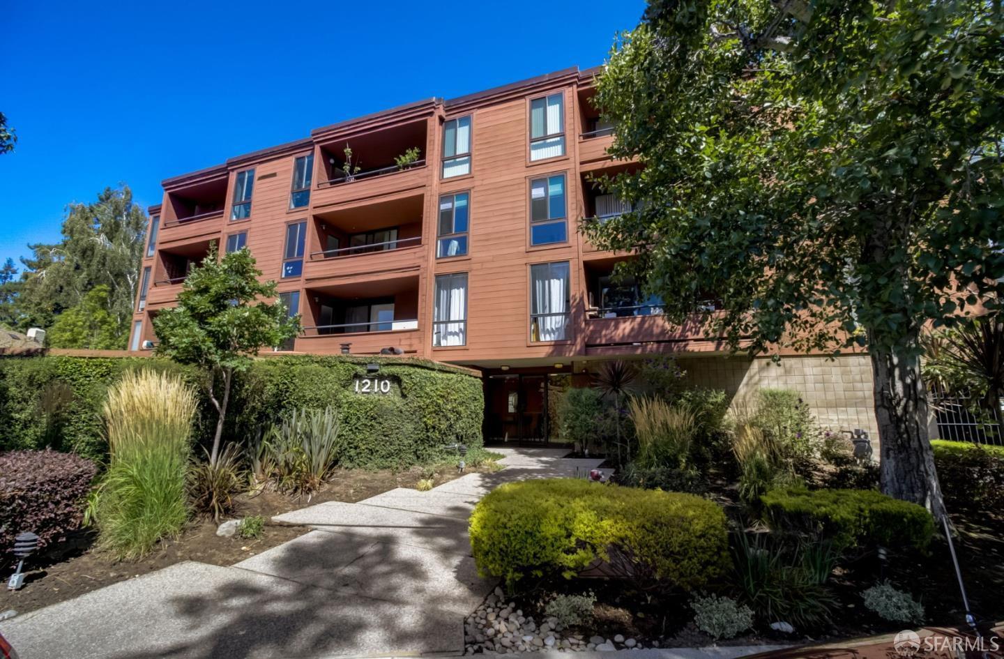 Detail Gallery Image 27 of 35 For 1210 Bellevue Ave #403,  Burlingame,  CA 94010 - 1 Beds | 1 Baths