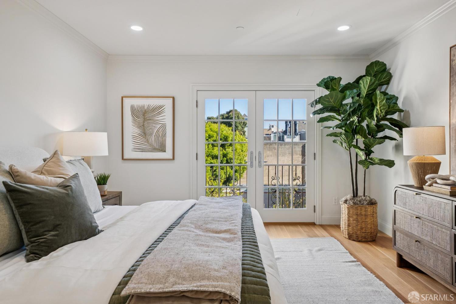 Detail Gallery Image 28 of 72 For 330 Locust St, San Francisco,  CA 94118 - 5 Beds | 5/1 Baths