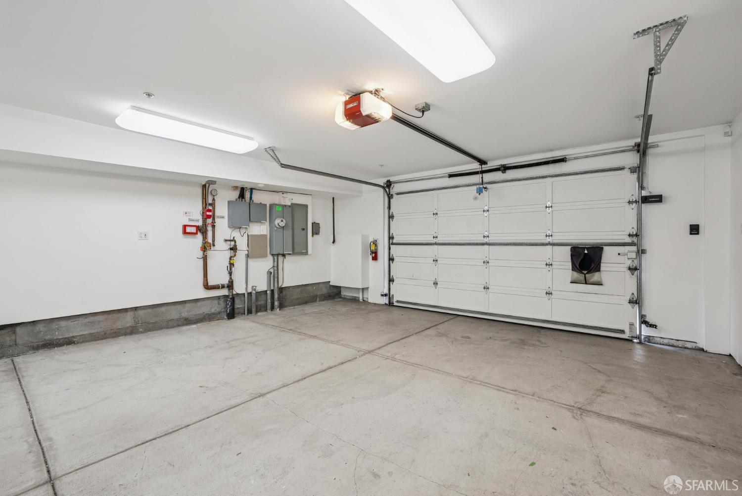 Detail Gallery Image 66 of 72 For 330 Locust St, San Francisco,  CA 94118 - 5 Beds | 5/1 Baths