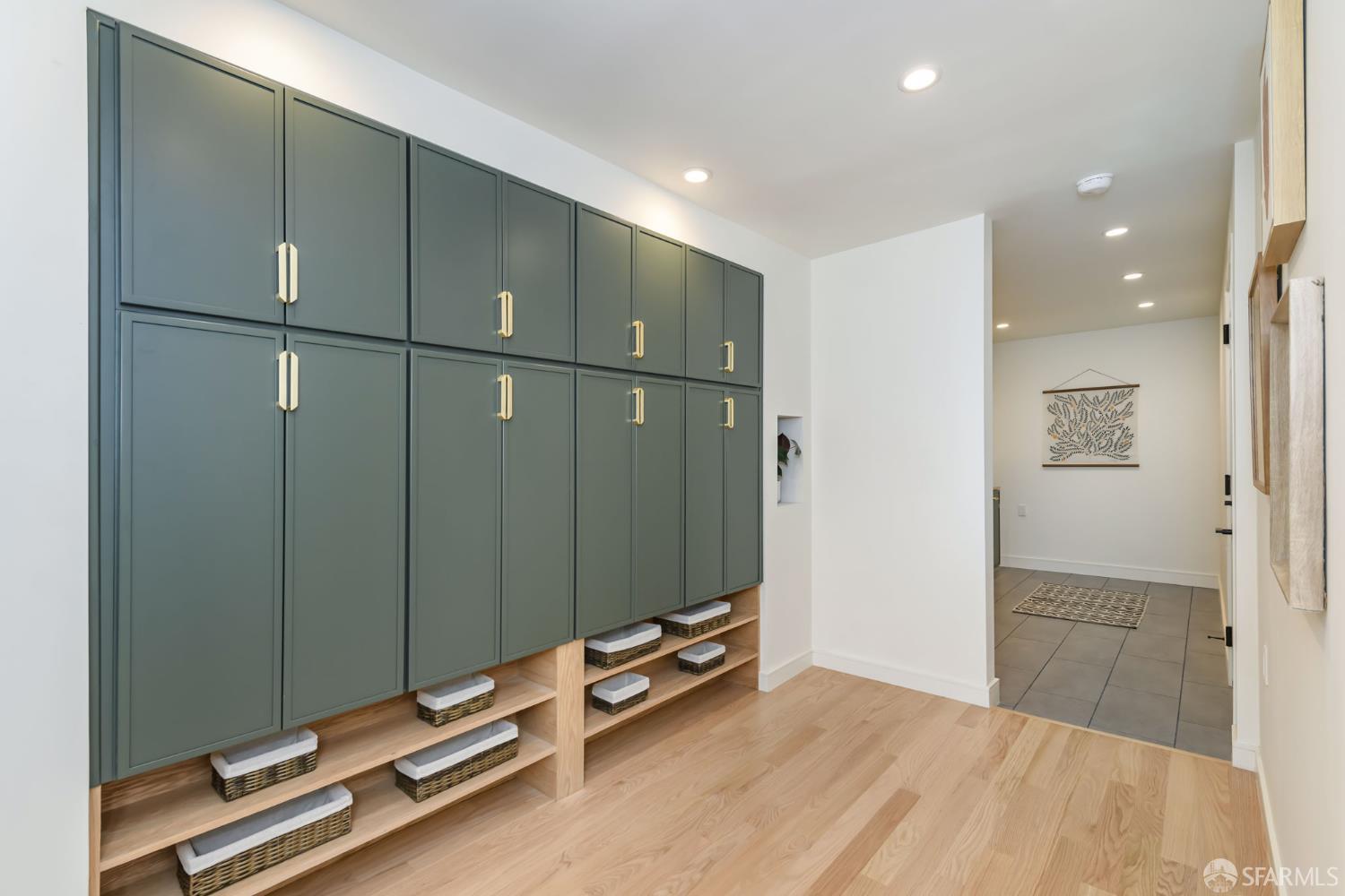 Detail Gallery Image 32 of 37 For 155 Flood Ave, San Francisco,  CA 94131 - 3 Beds | 2/1 Baths