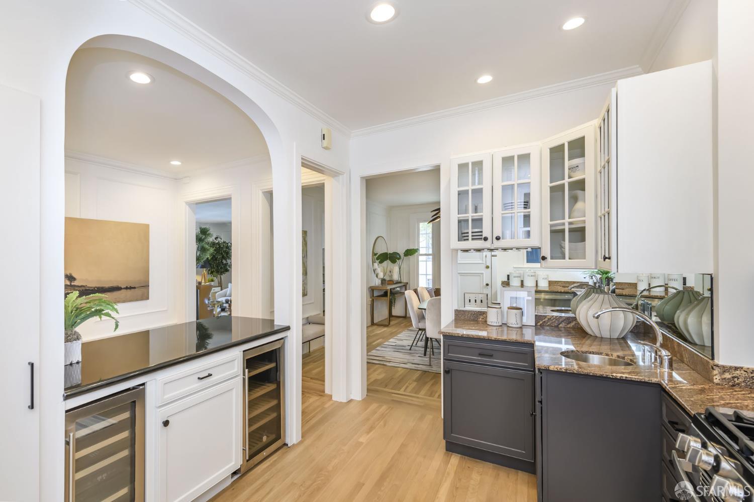 Detail Gallery Image 7 of 34 For 1701 Broadway #1,  San Francisco,  CA 94109 - 2 Beds | 2 Baths