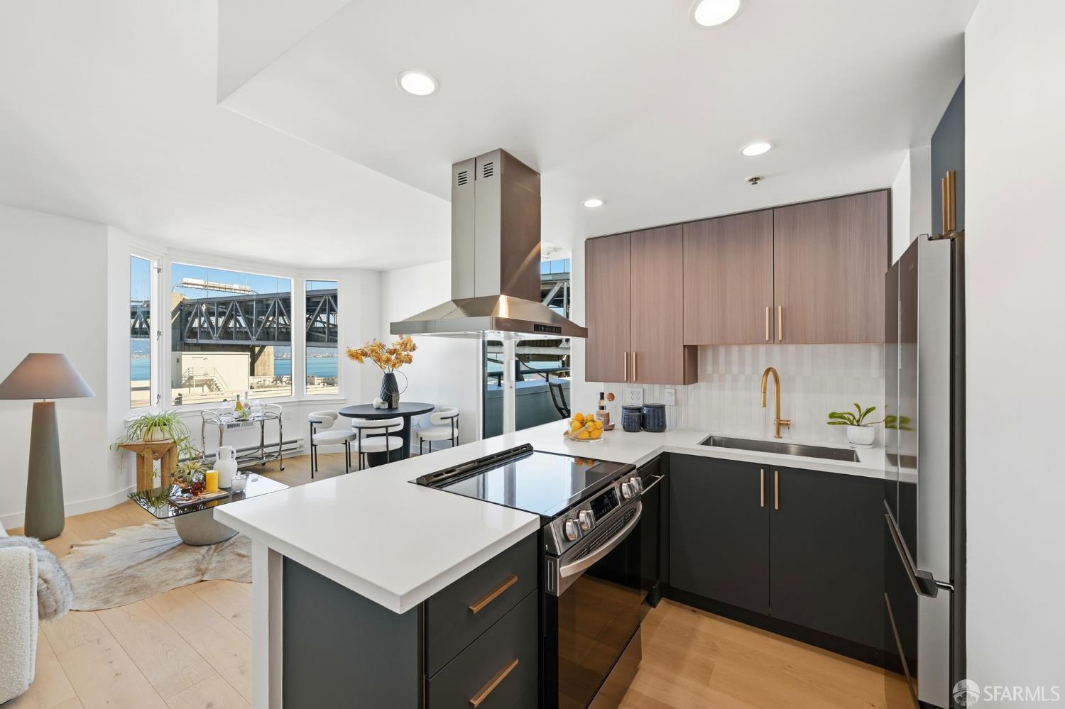 Detail Gallery Image 2 of 37 For 201 Harrison St #904,  San Francisco,  CA 94105 - 1 Beds | 1 Baths