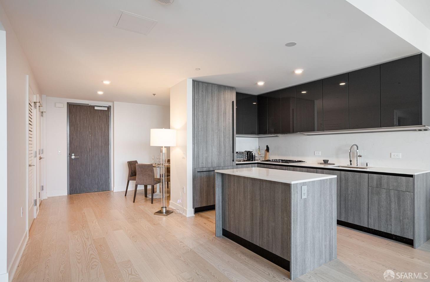 Photo #3: 426101602 Listing: Photo #3