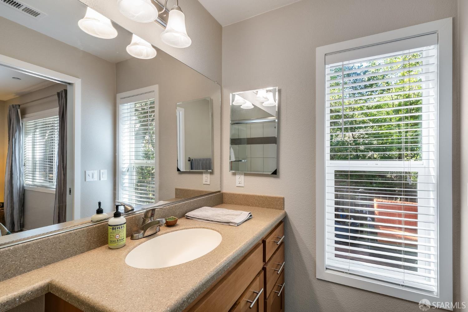 Detail Gallery Image 21 of 38 For 173 Glorietta Blvd, Orinda,  CA 94563 - 3 Beds | 2 Baths
