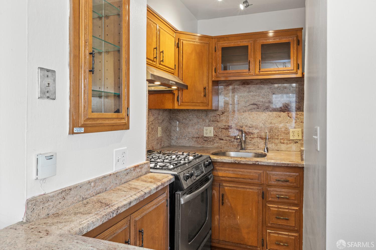 Detail Gallery Image 27 of 37 For 1301 48th Ave, San Francisco,  CA 94122 - 3 Beds | 3/1 Baths