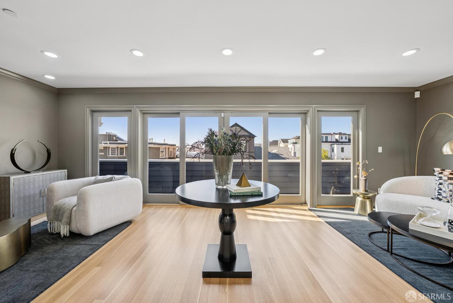 Detail Gallery Image 50 of 72 For 330 Locust St, San Francisco,  CA 94118 - 5 Beds | 5/1 Baths