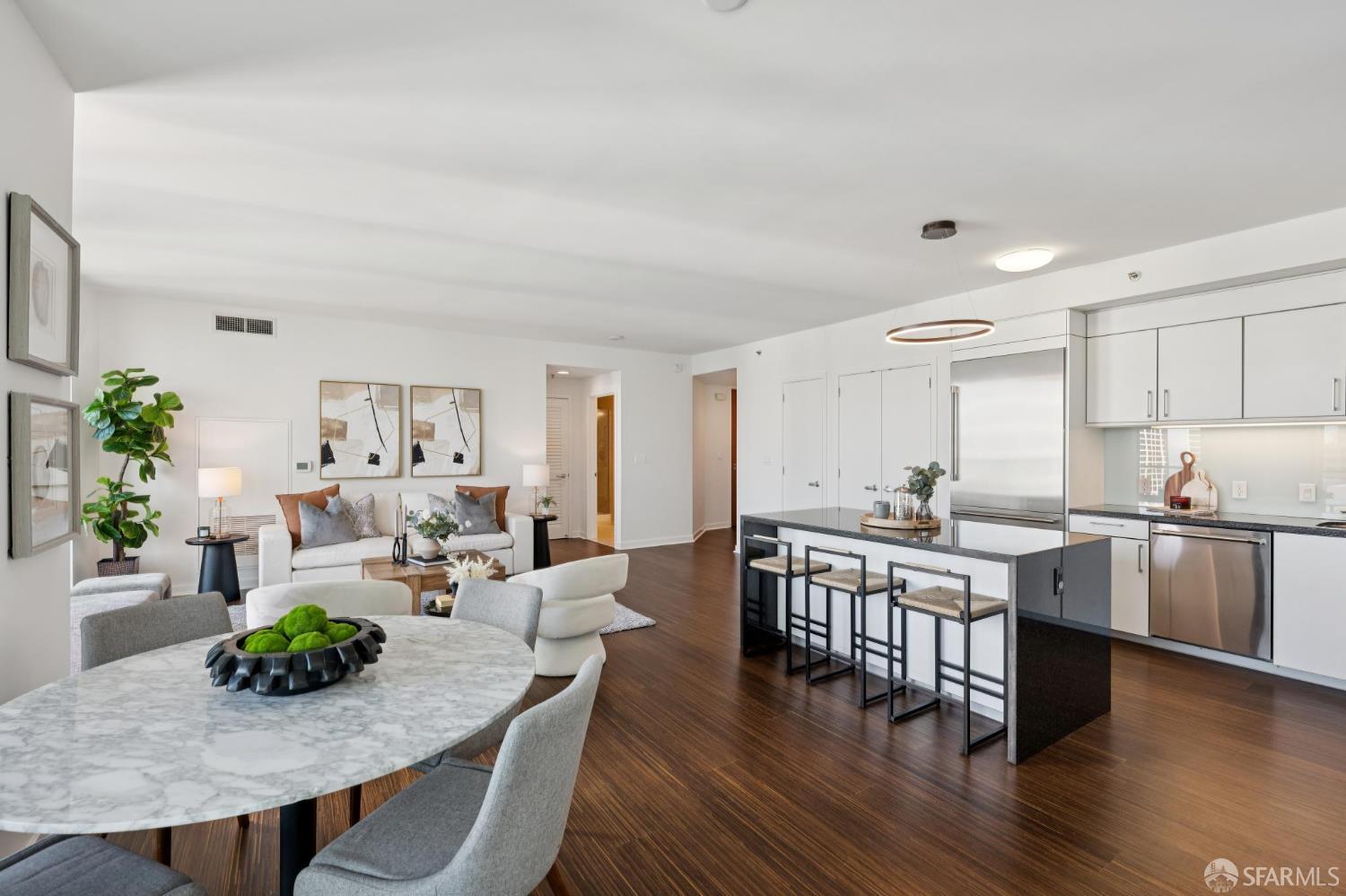 Photo #4: 425091375 Listing: Photo #4