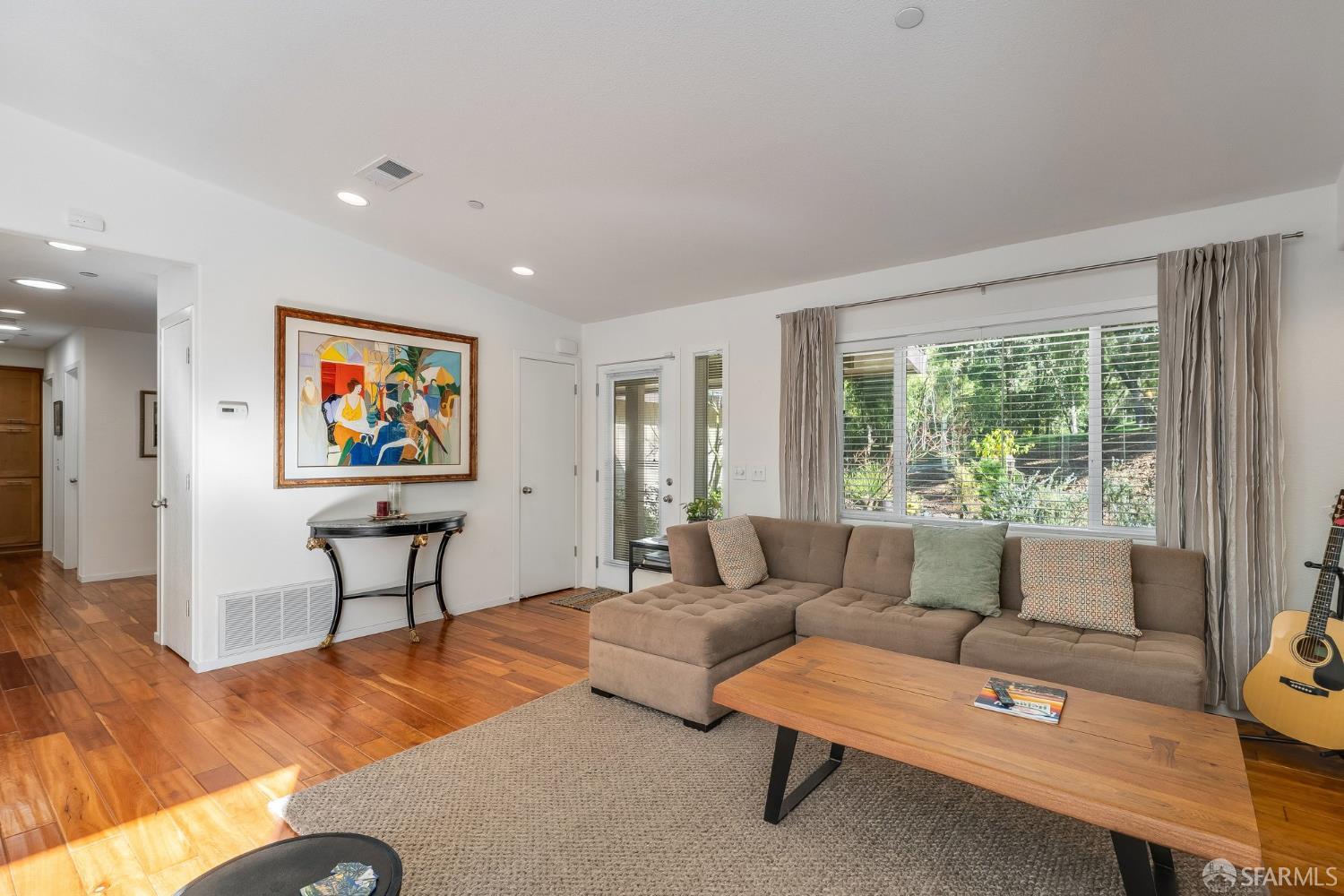 Detail Gallery Image 15 of 38 For 173 Glorietta Blvd, Orinda,  CA 94563 - 3 Beds | 2 Baths