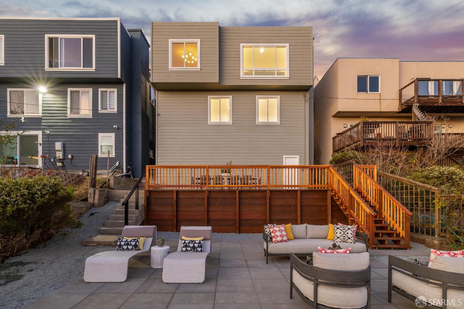 Detail Gallery Image 9 of 90 For 591 Los Palmos Dr, San Francisco,  CA 94127 - 4 Beds | 2 Baths