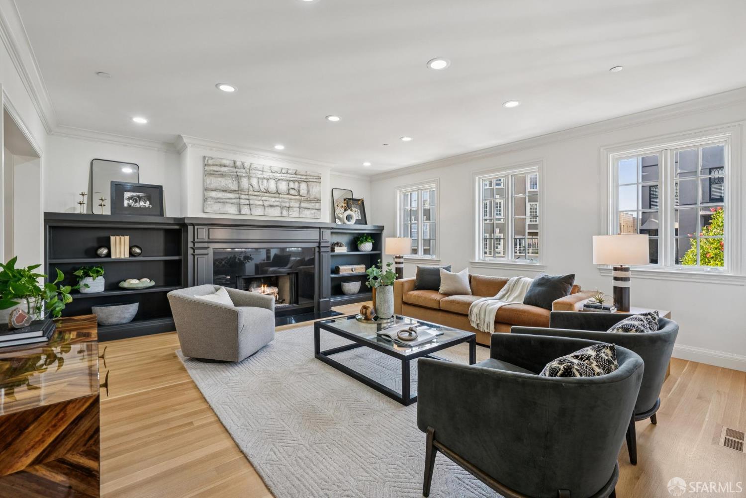 Detail Gallery Image 4 of 72 For 330 Locust St, San Francisco,  CA 94118 - 5 Beds | 5/1 Baths