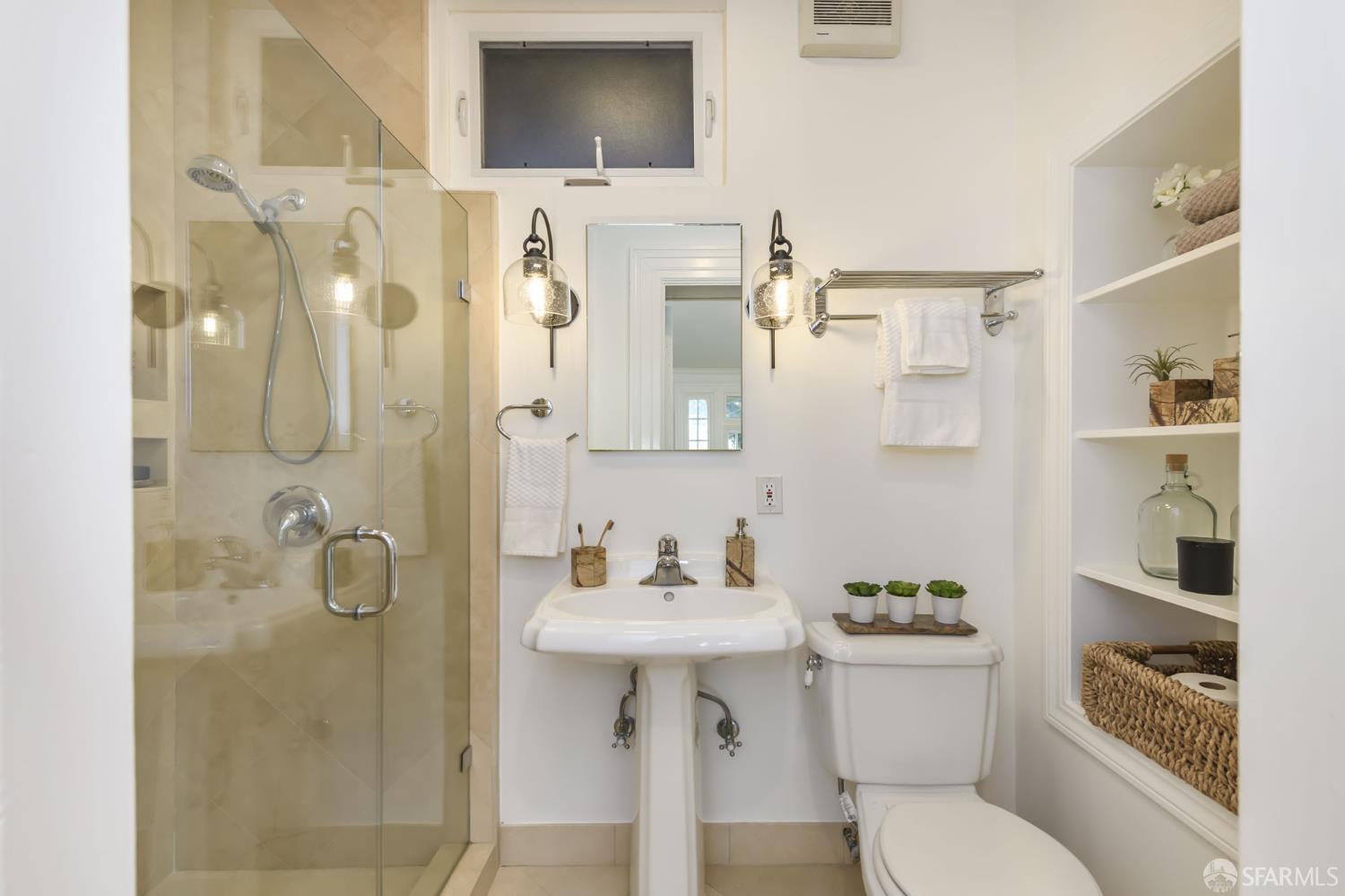 Detail Gallery Image 17 of 34 For 1701 Broadway #1,  San Francisco,  CA 94109 - 2 Beds | 2 Baths