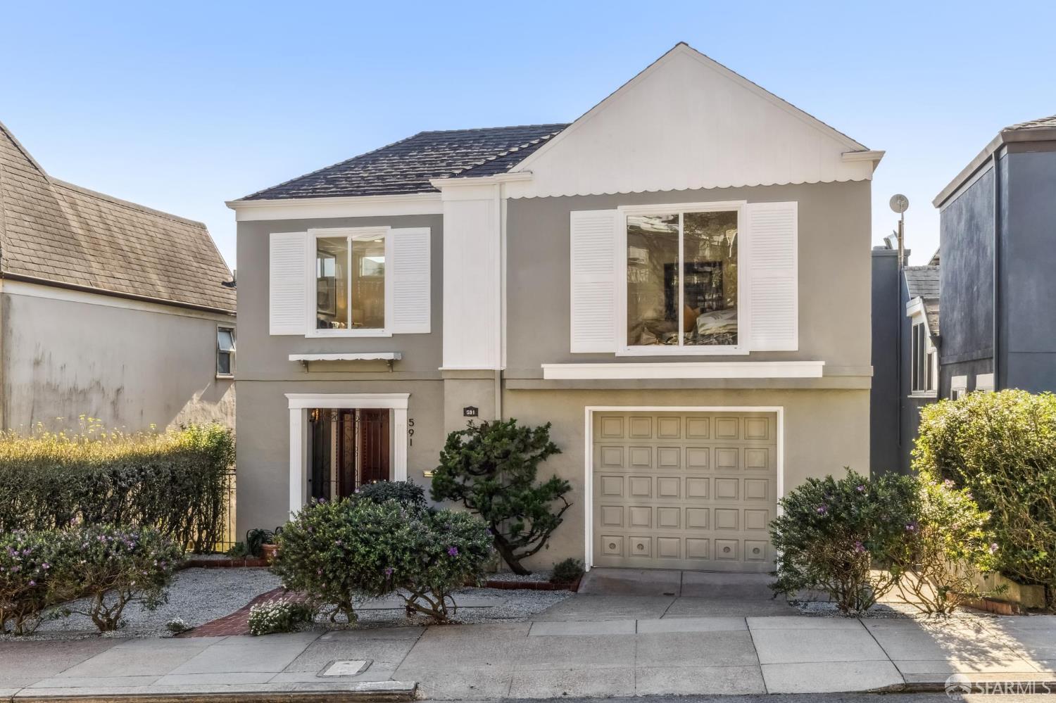 Detail Gallery Image 10 of 90 For 591 Los Palmos Dr, San Francisco,  CA 94127 - 4 Beds | 2 Baths