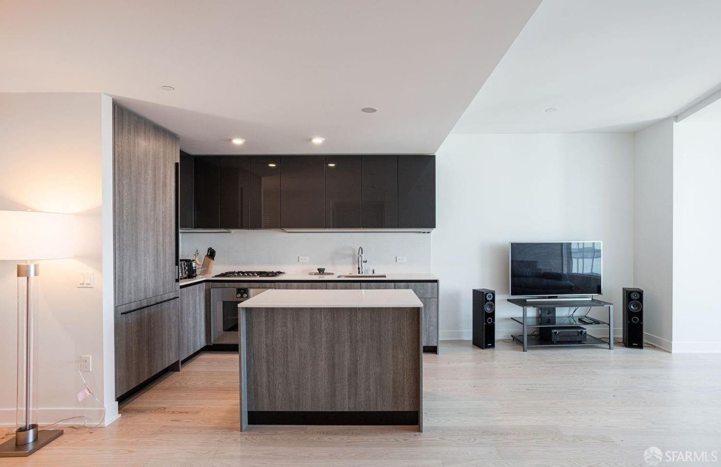 Photo #5: 426101602 Listing: Photo #5