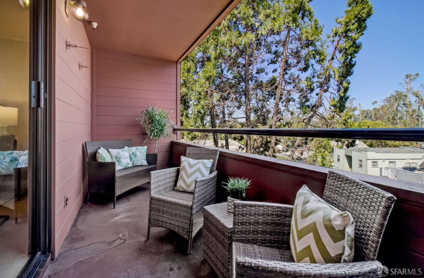 Detail Gallery Image 19 of 35 For 1210 Bellevue Ave #403,  Burlingame,  CA 94010 - 1 Beds | 1 Baths