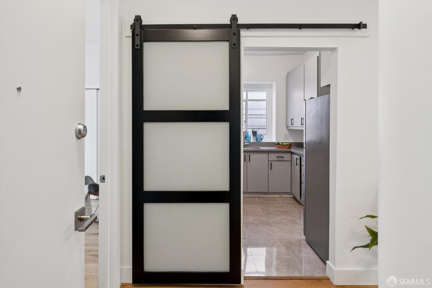 Detail Gallery Image 9 of 42 For 160 Julian Ave #3,  San Francisco,  CA 94103 - 2 Beds | 1 Baths