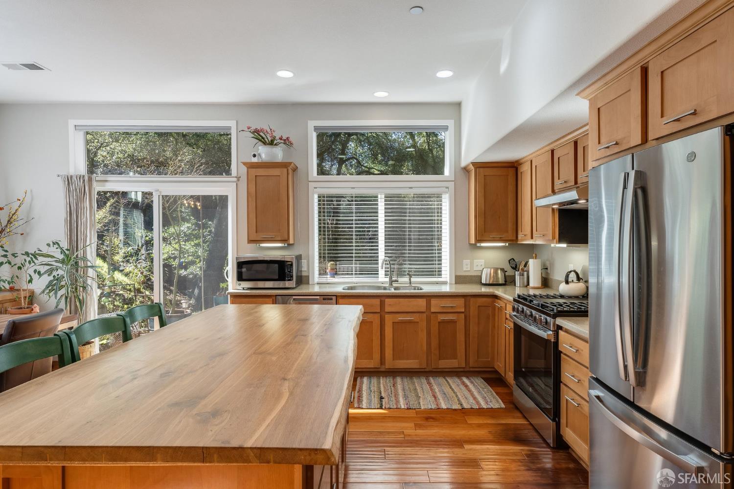 Detail Gallery Image 10 of 38 For 173 Glorietta Blvd, Orinda,  CA 94563 - 3 Beds | 2 Baths