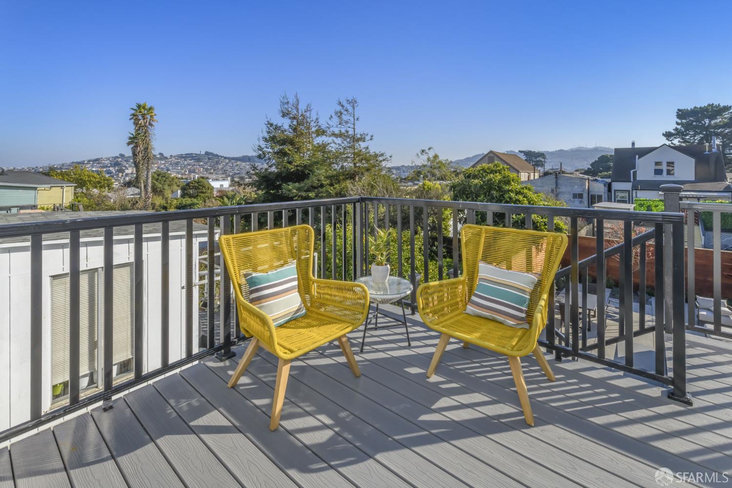 Detail Gallery Image 14 of 37 For 155 Flood Ave, San Francisco,  CA 94131 - 3 Beds | 2/1 Baths