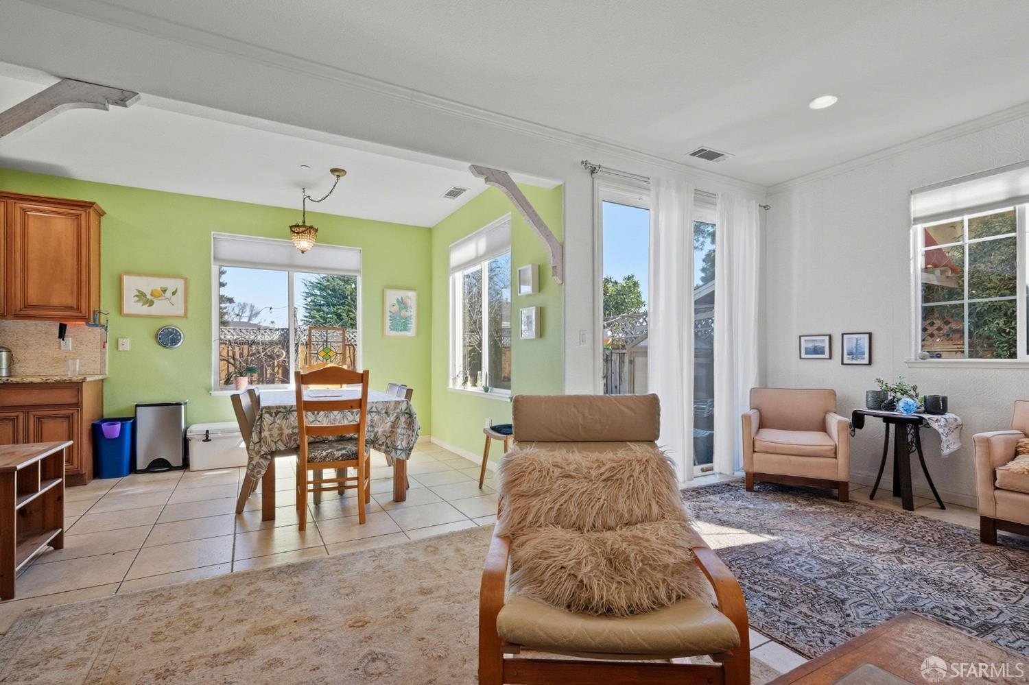 Detail Gallery Image 7 of 48 For 820 Almar Ave, Santa Cruz,  CA 95060 - 3 Beds | 2/1 Baths