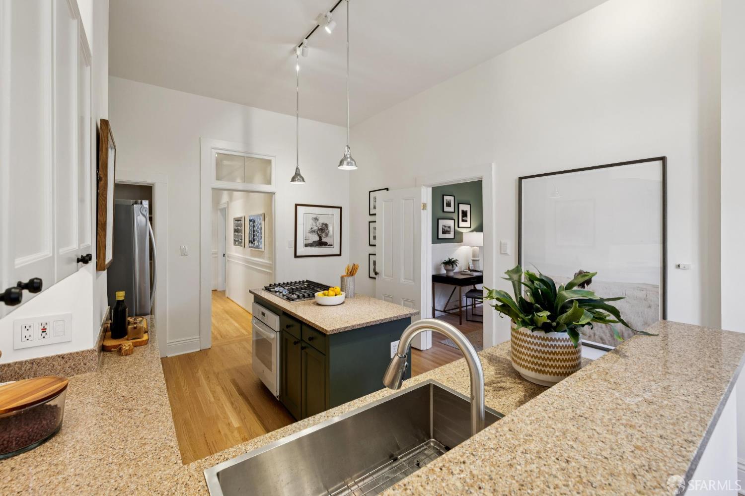 Photo #25: 425091990 Listing: Photo #25