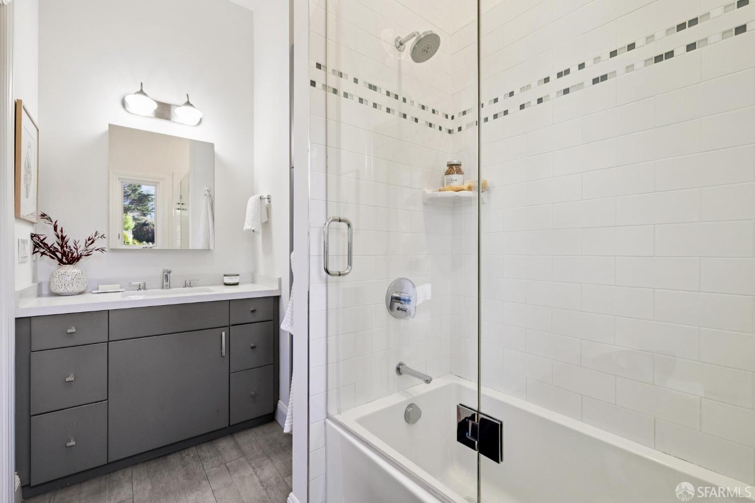 Detail Gallery Image 22 of 39 For 826 Diamond St, San Francisco,  CA 94114 - – Beds | – Baths